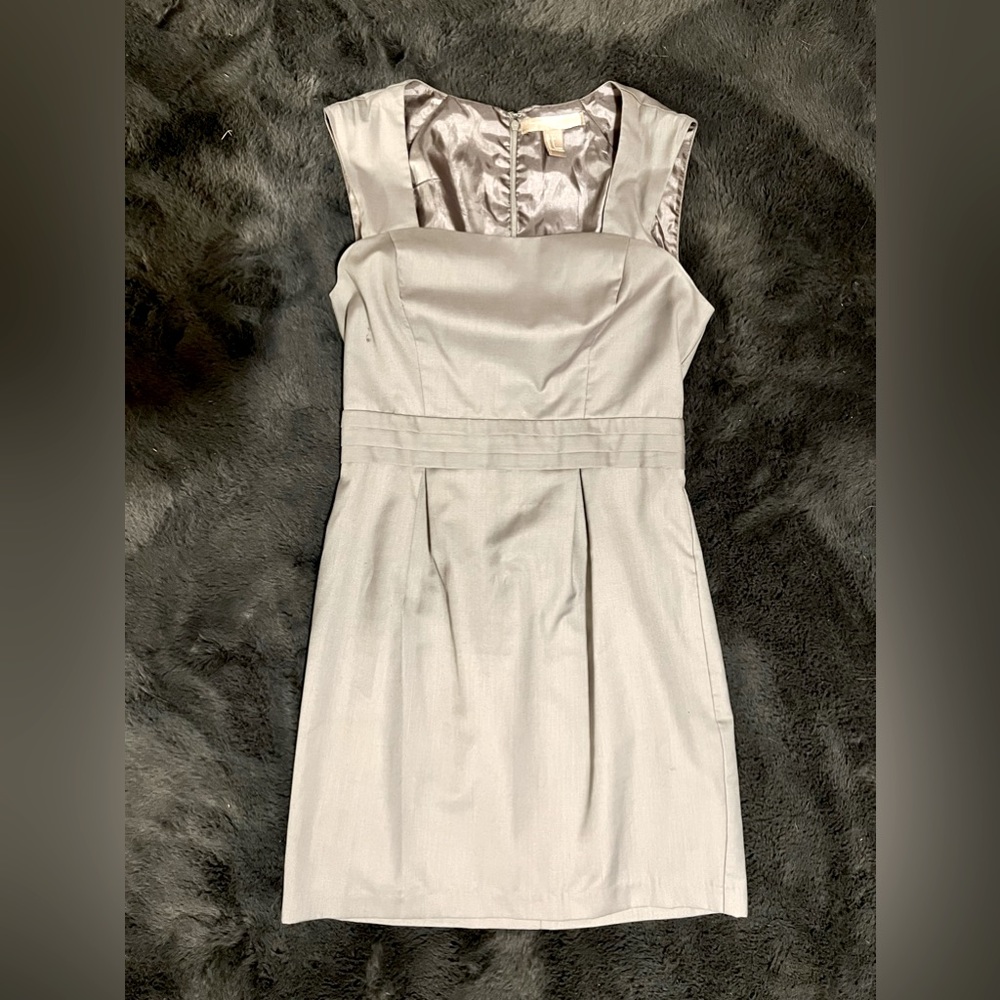 Grey cap sleeve mini dress.